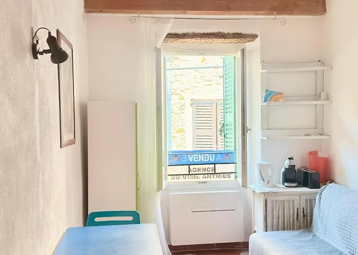 Le Coeur D Charme Et Confort Apartman Antibes